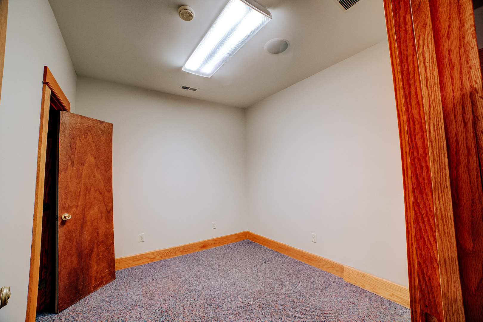 109 N Chestnut Street Property Photo 6