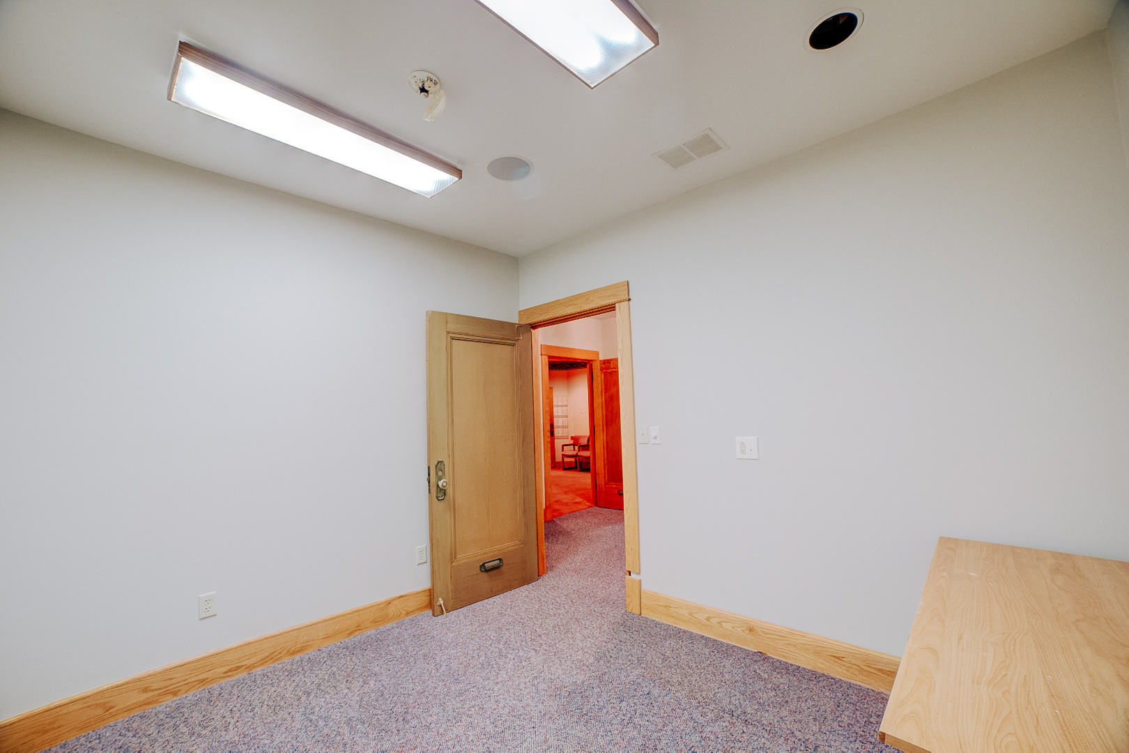 109 N Chestnut Street Property Photo 9