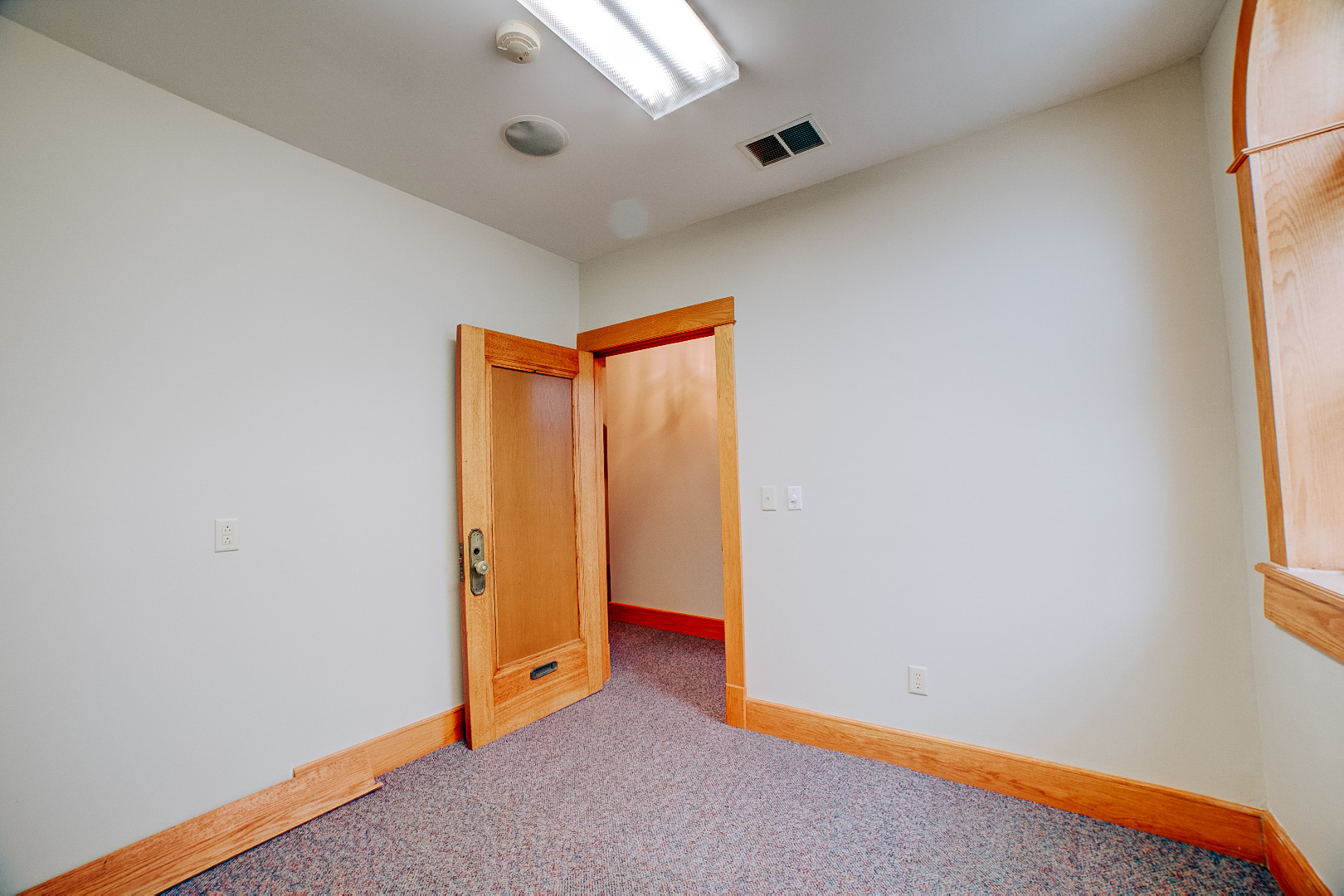 109 N Chestnut Street Property Photo 11