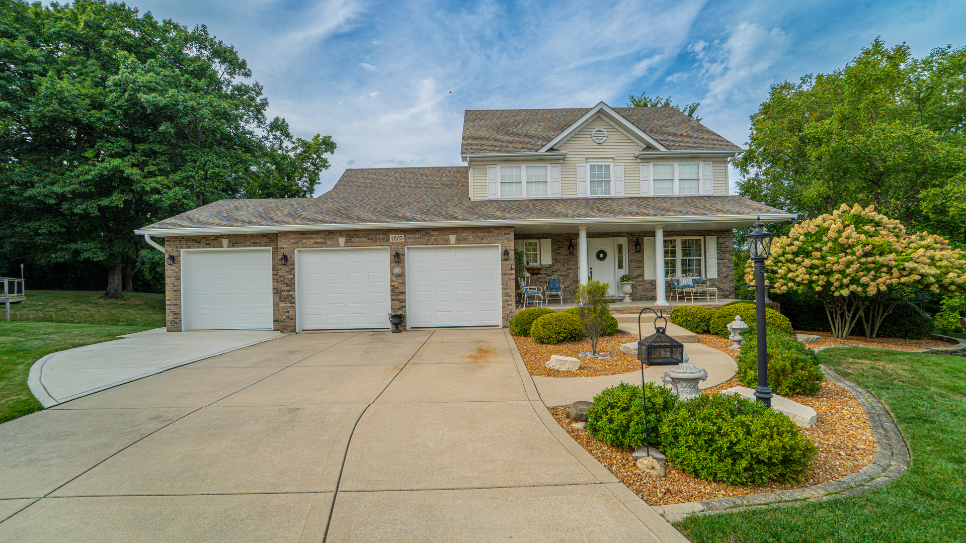 1205 Waterside Lane Property Photo 1