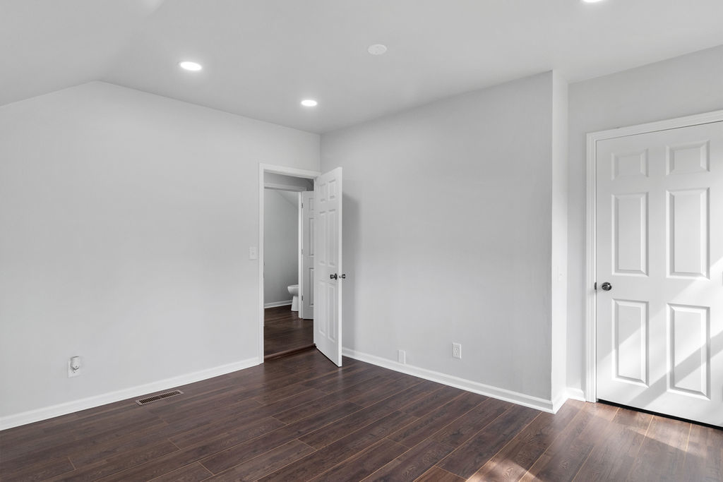 102 8th Avenue Property Photo 8