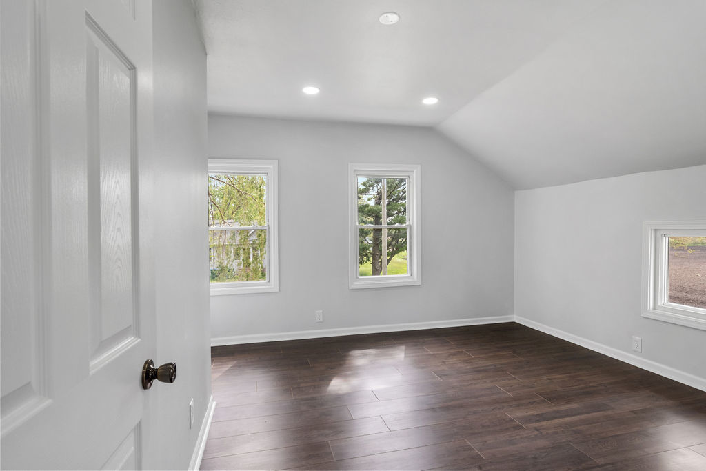 102 8th Avenue Property Photo 11