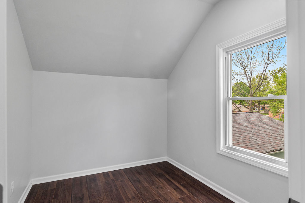 102 8th Avenue Property Photo 12