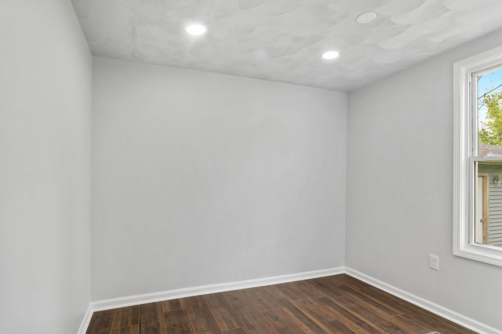102 8th Avenue Property Photo 13
