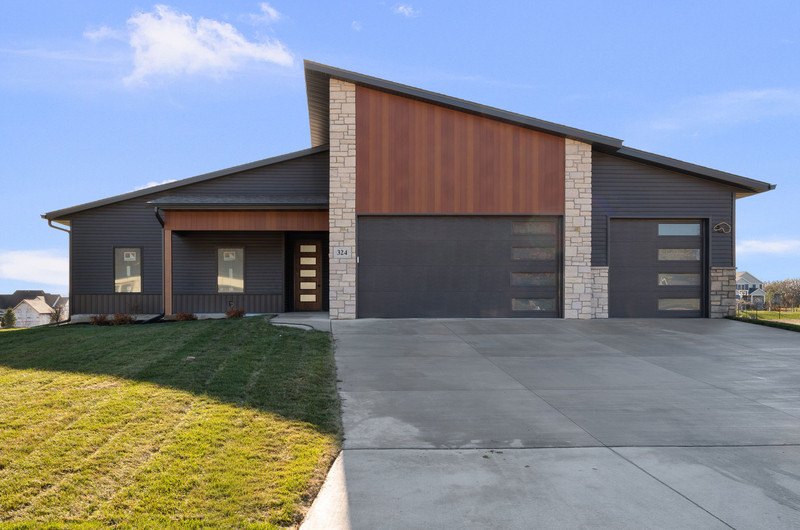 324 Linda Lane Property Photo 1