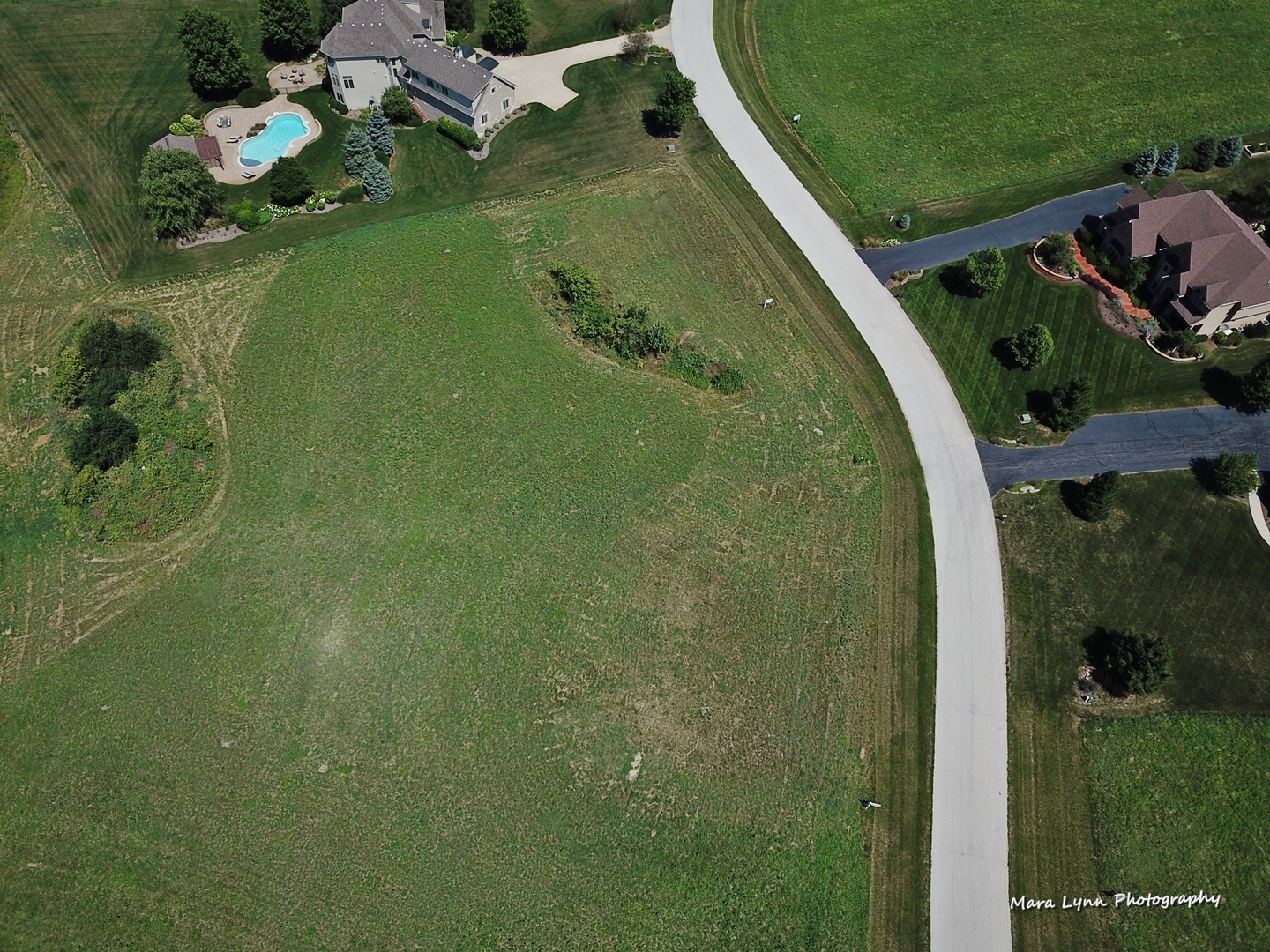 #11 Derek Drive Property Photo 2