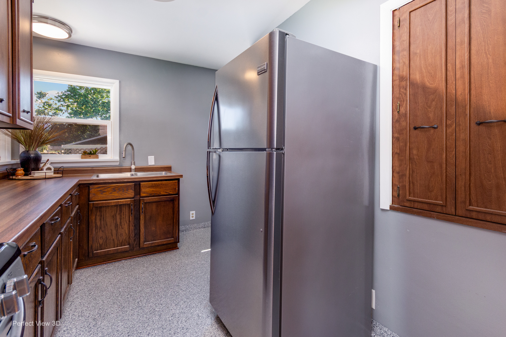 425 Douglas Street Property Photo 12