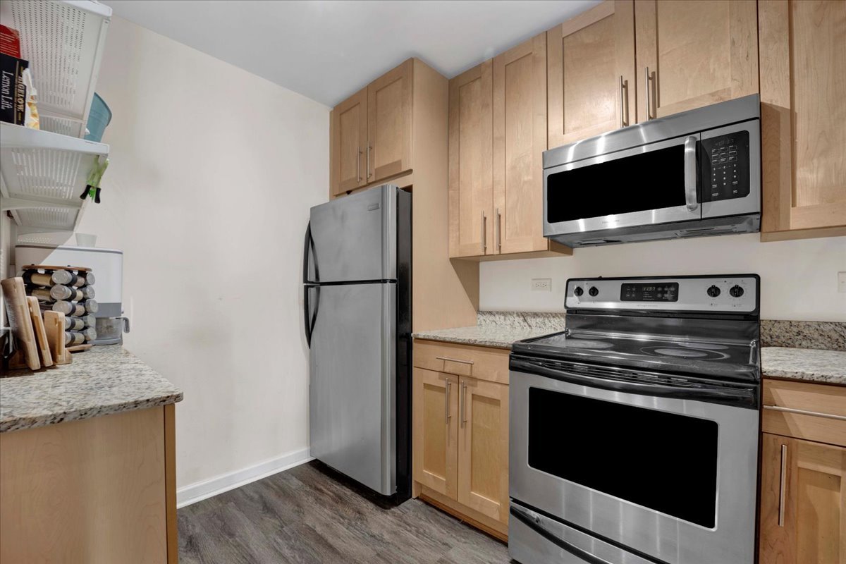 3033 N Sheridan Road 1610 Property Photo 5