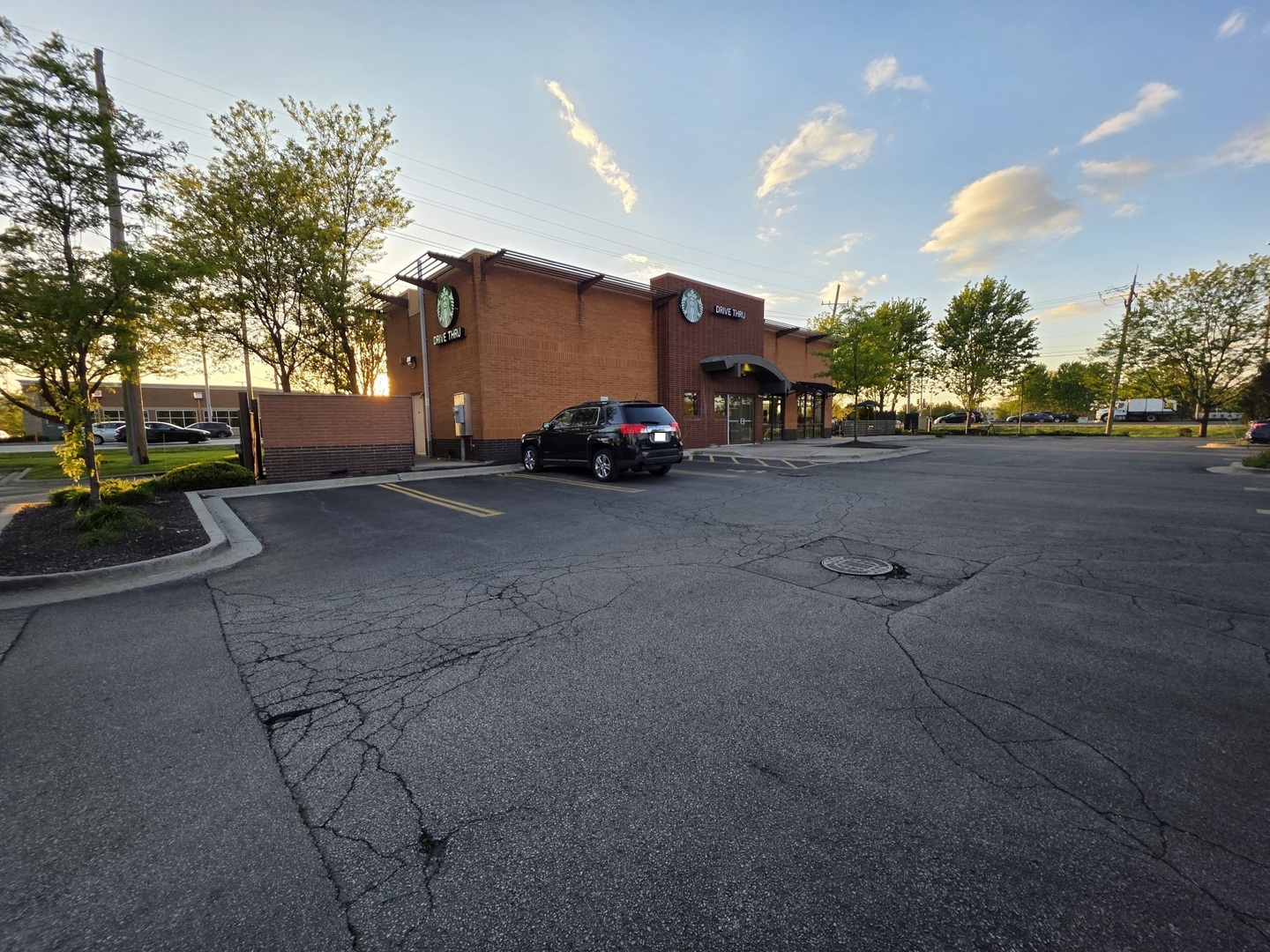 608 E North Avenue Property Photo 12