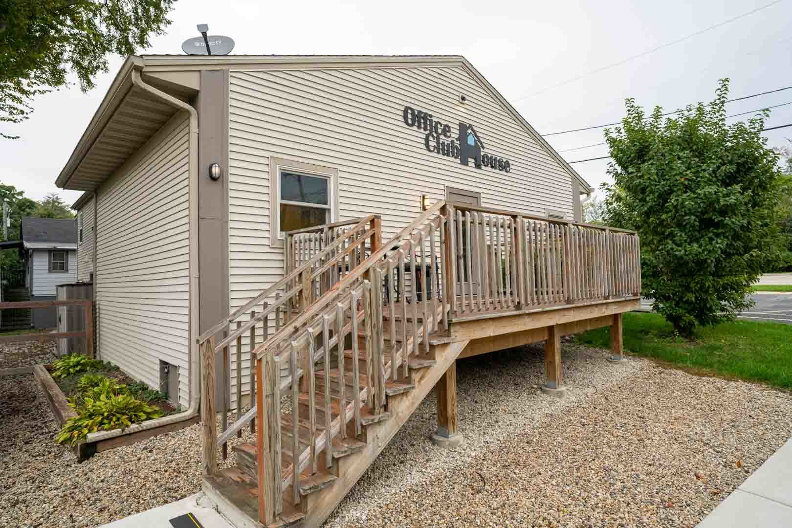 914 N Lake Street 2 Property Photo 17