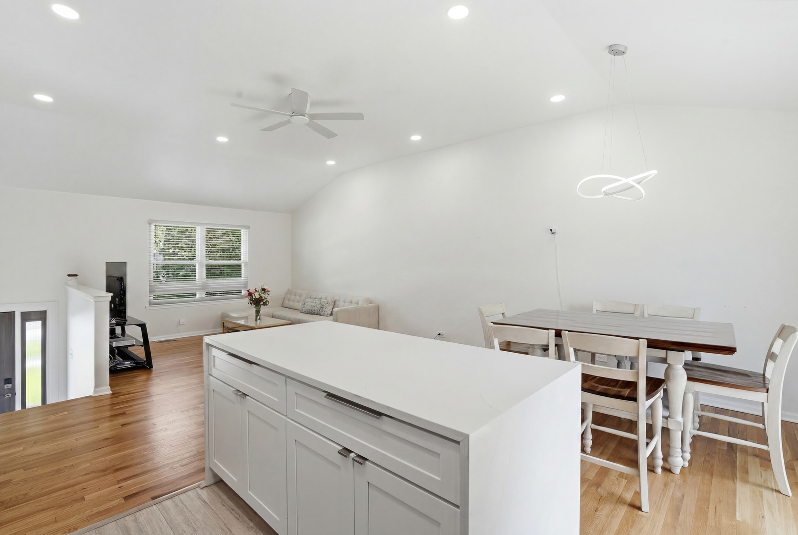 6212 Leonard Avenue Property Photo 4