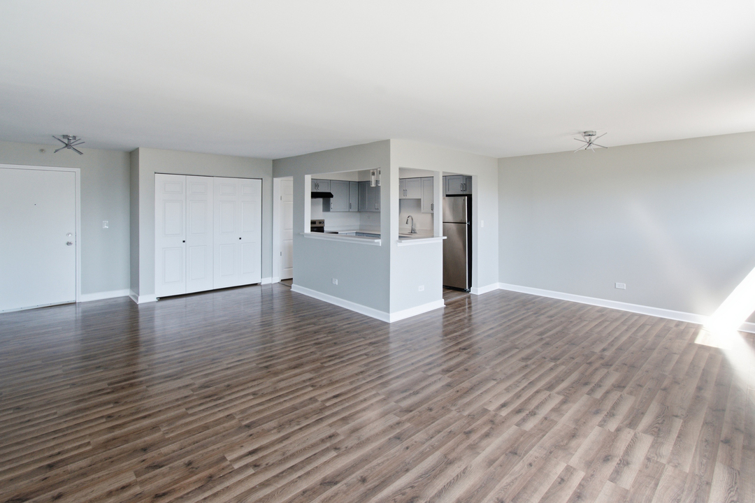 9445 Kenton Avenue 406 Property Photo 13