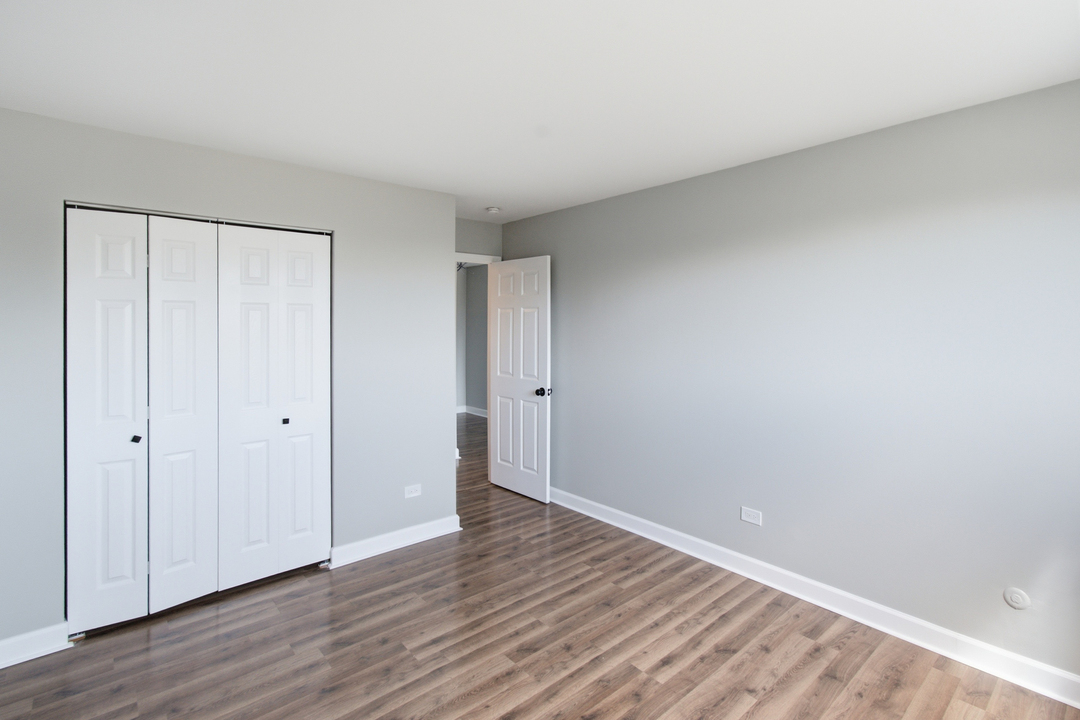9445 Kenton Avenue 406 Property Photo 15