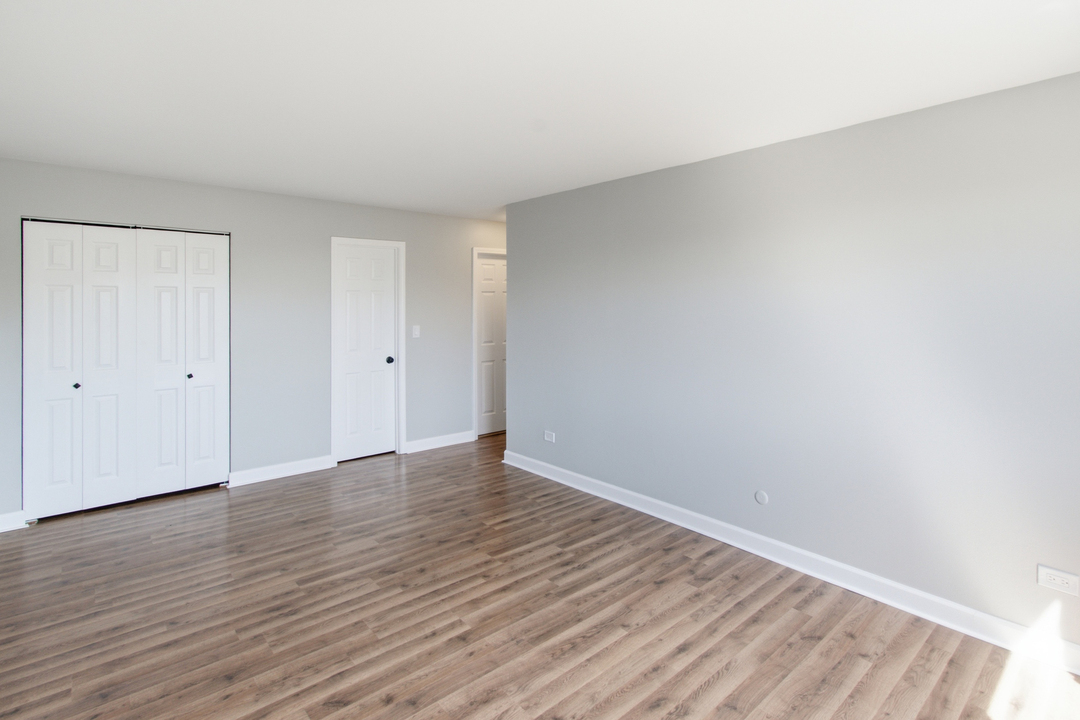 9445 Kenton Avenue 406 Property Photo 16