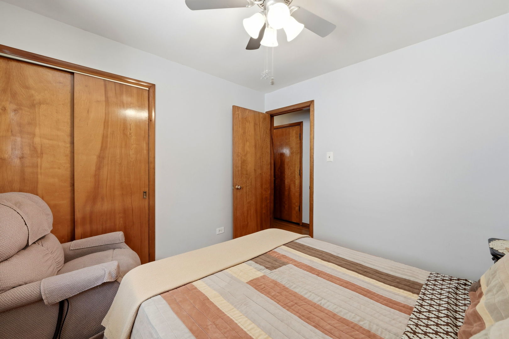 2705 N Monitor Avenue Property Photo 8