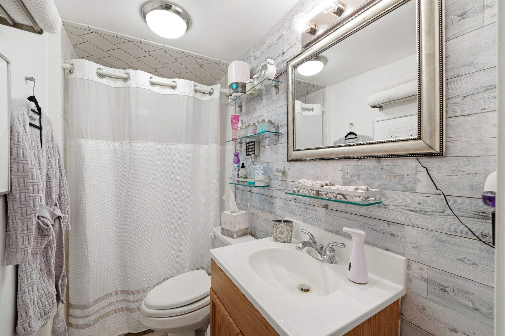 2705 N Monitor Avenue Property Photo 33
