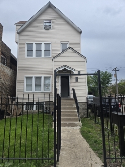 5244 S ASHLAND Avenue 1 Property Photo 1