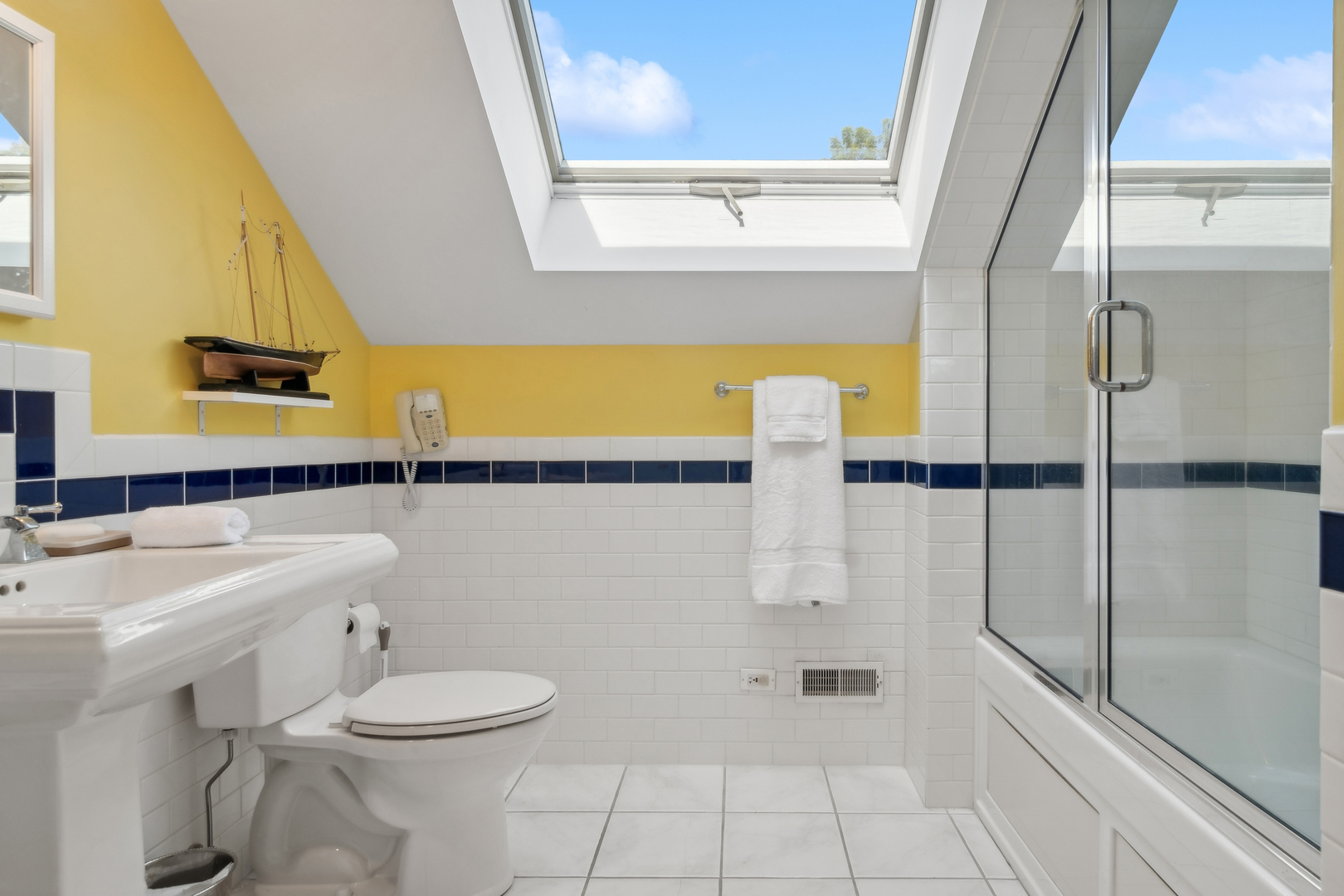 12647818 Property Photo 39