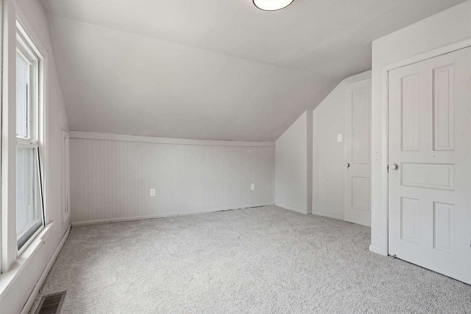 311 S Main Street Property Photo 6