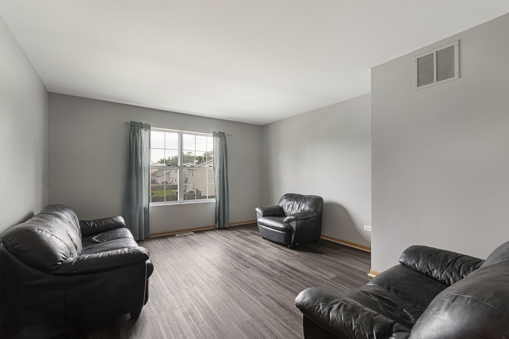 2110 Austrian Pine Street Property Photo 6