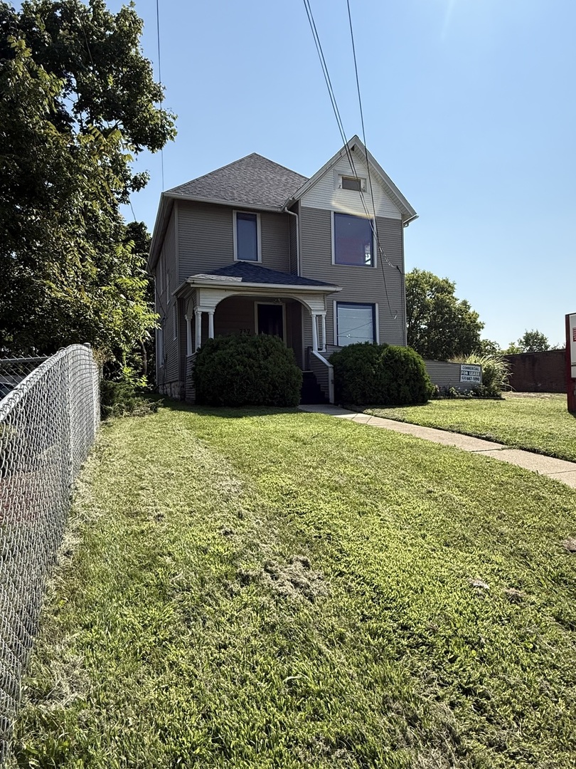 717-727 Lake Street Property Photo 4