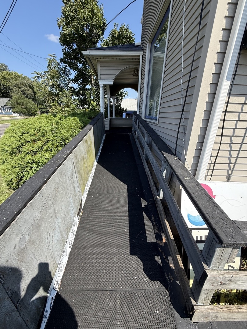 717-727 Lake Street Property Photo 11