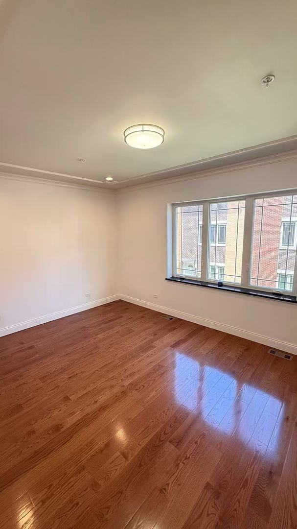 3521 S Parnell Avenue C Property Photo 3