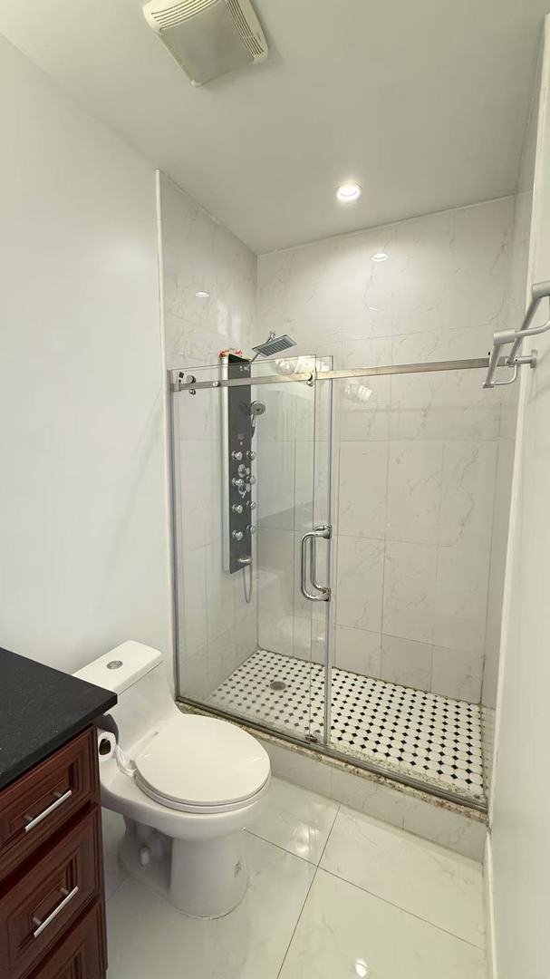 3521 S Parnell Avenue C Property Photo 19