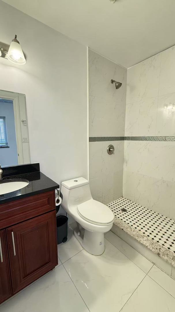 3521 S Parnell Avenue C Property Photo 27