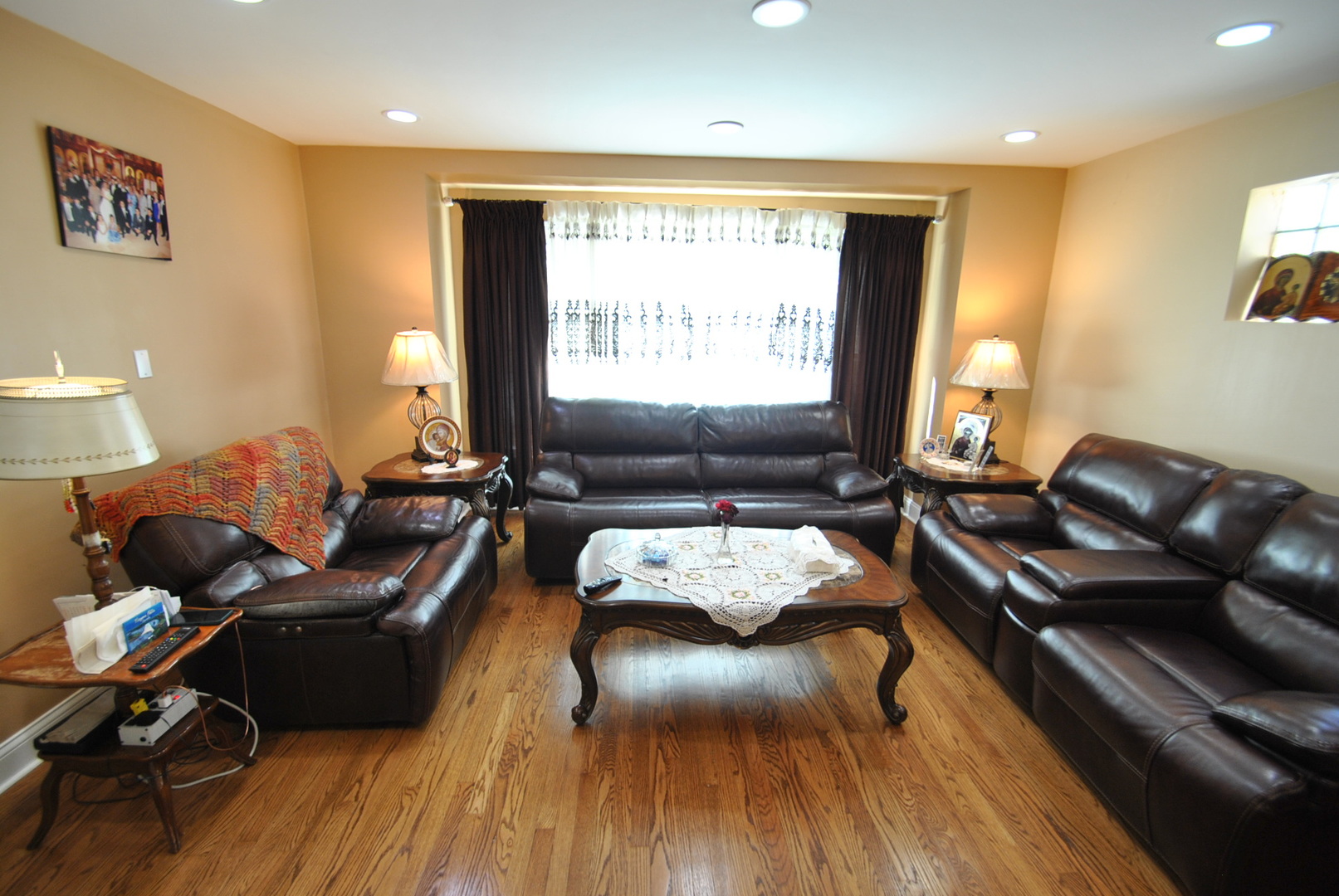 4916 W Montrose Avenue Property Photo 4