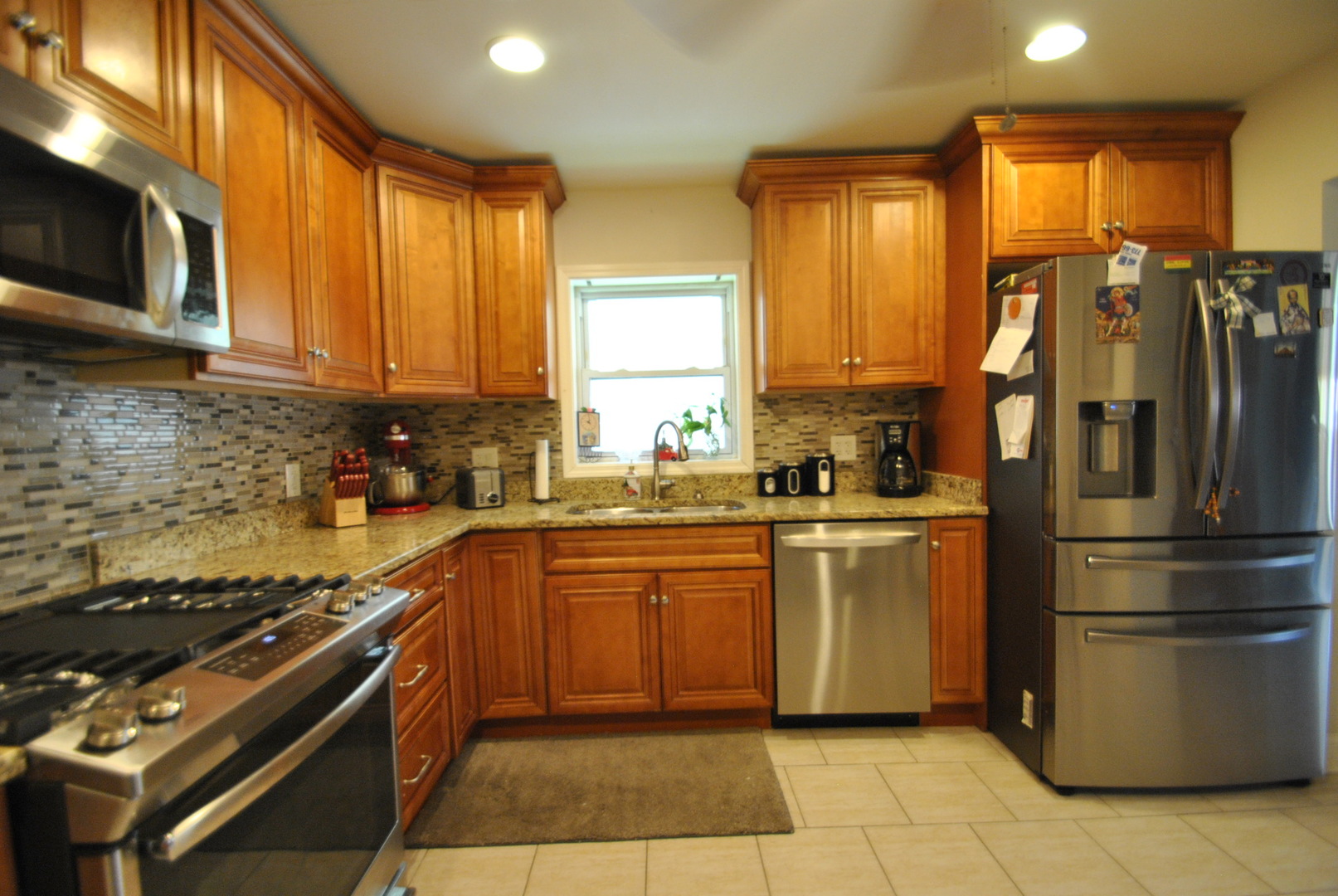 4916 W Montrose Avenue Property Photo 8