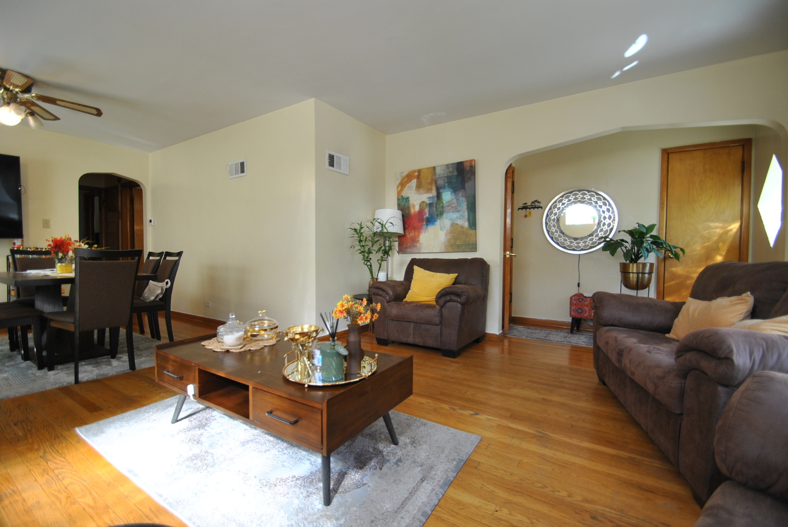 4916 W Montrose Avenue Property Photo 19