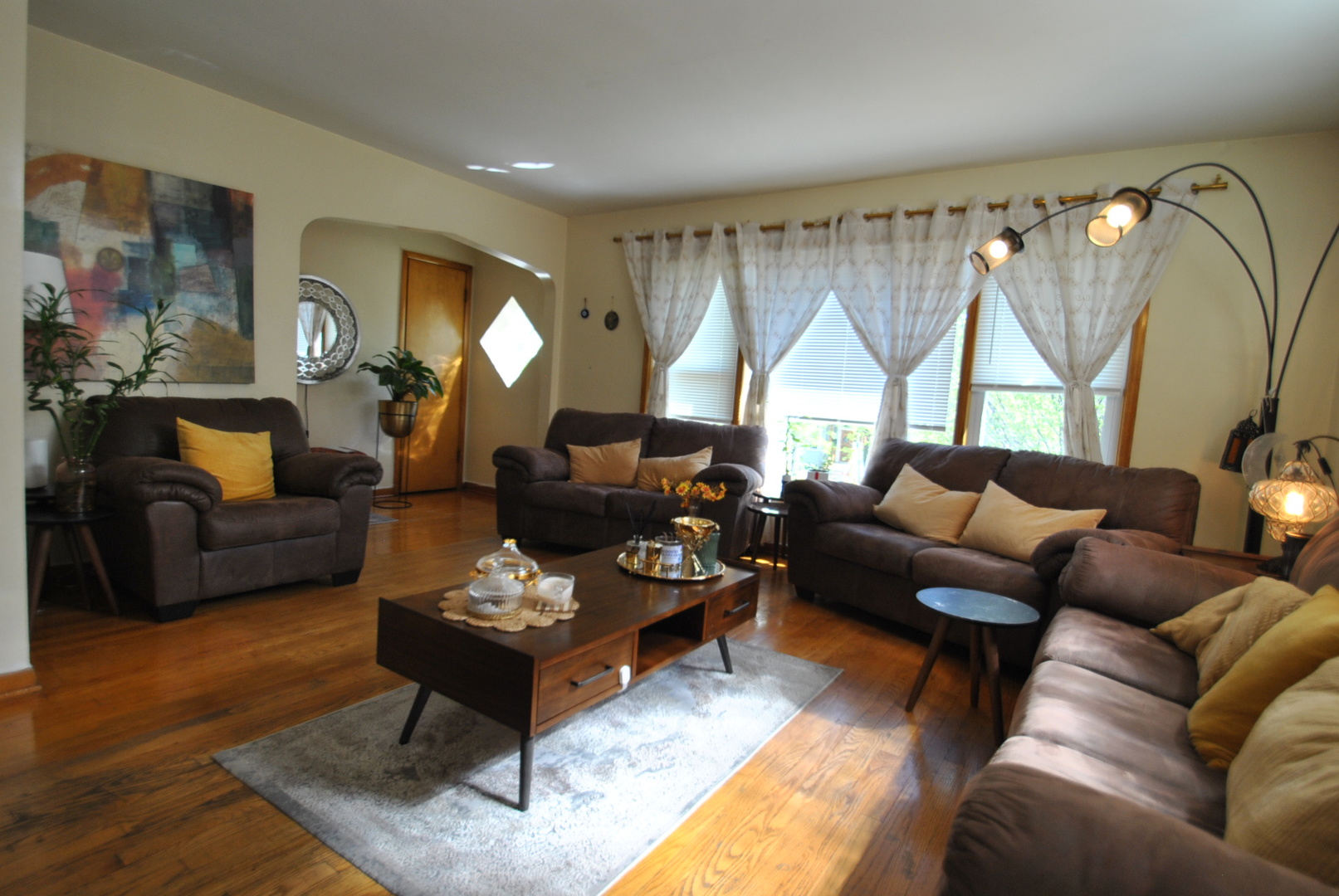 4916 W Montrose Avenue Property Photo 21