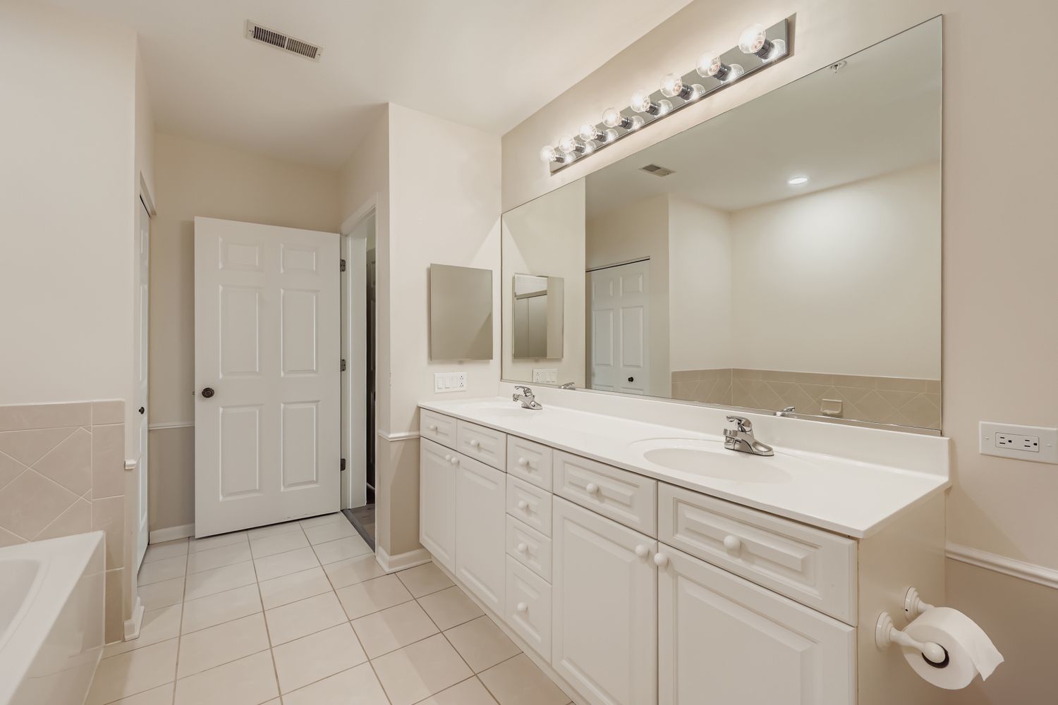 820 Weidner Road 409 Property Photo 16
