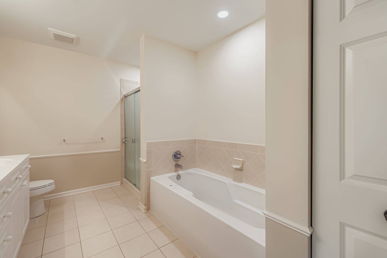 820 Weidner Road 409 Property Photo 17