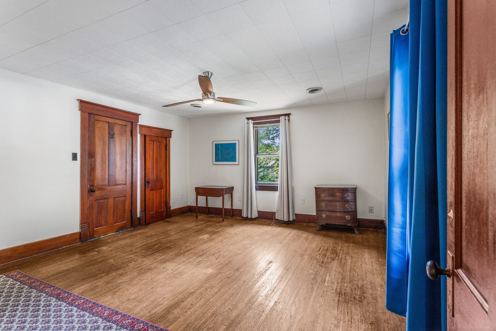 305 W. Illinois Street Property Photo 16