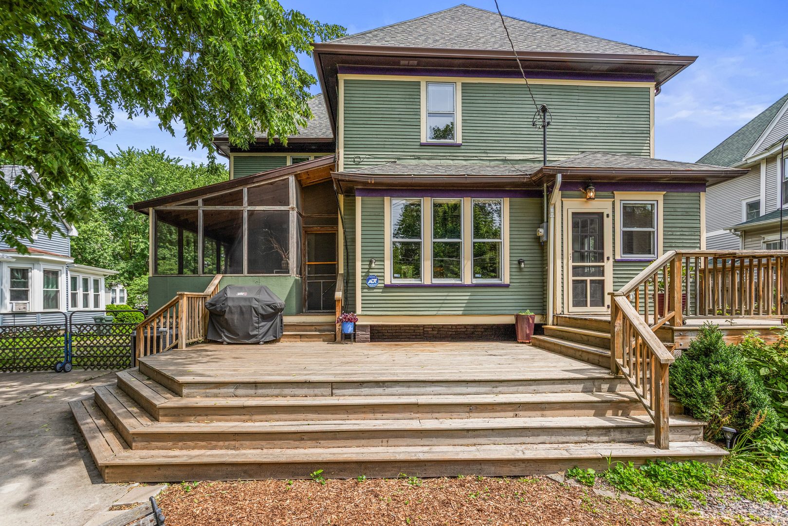 305 W. Illinois Street Property Photo 29