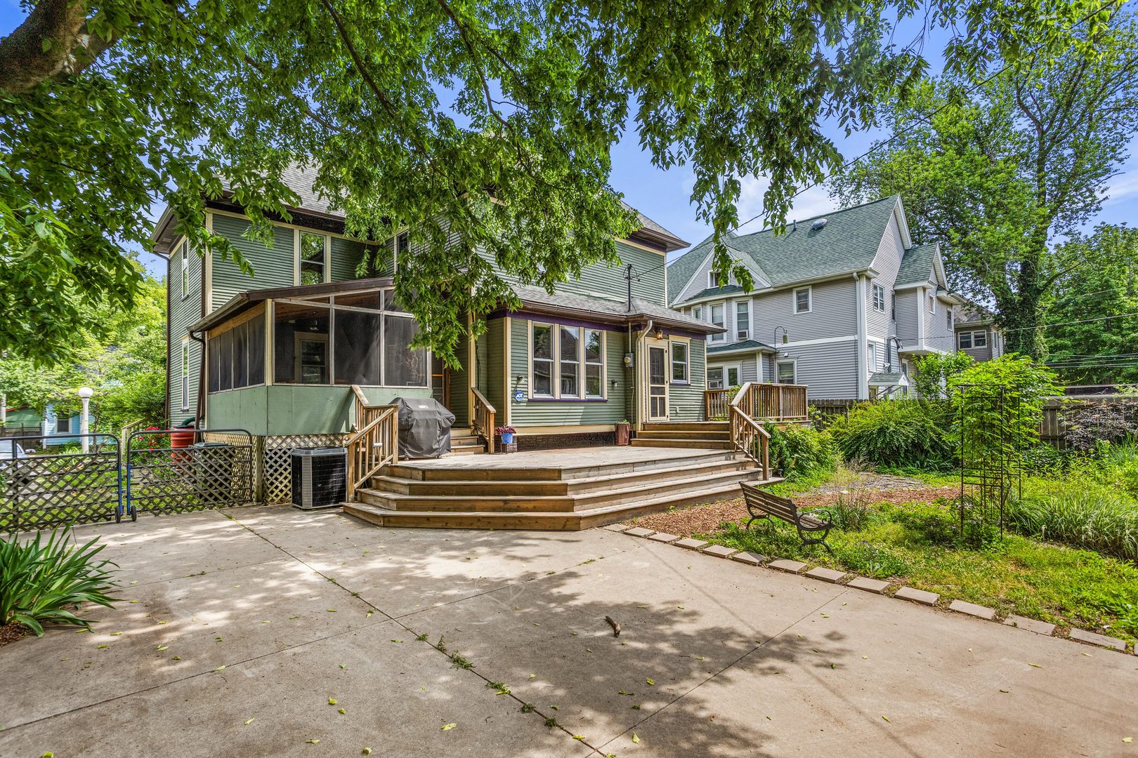 305 W. Illinois Street Property Photo 31