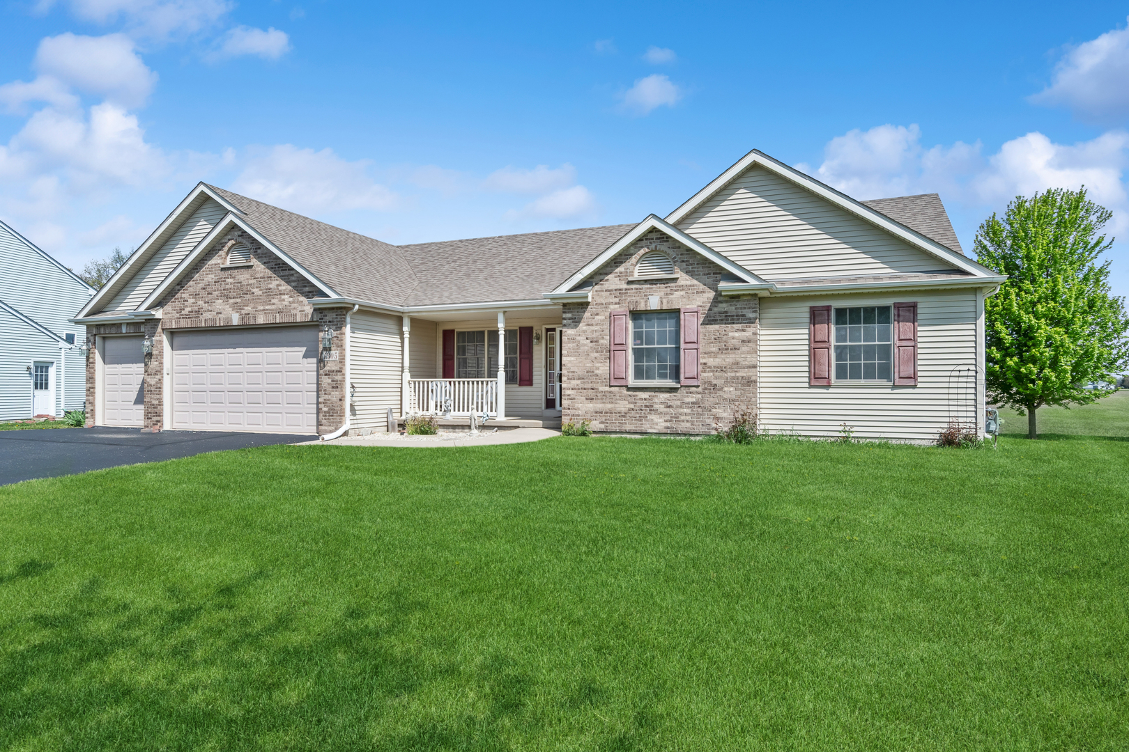 1305 W Northwind Drive Property Photo 1