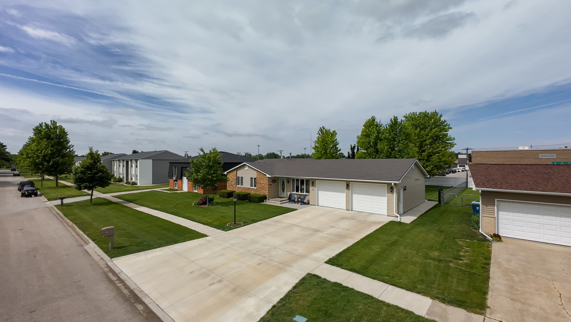 907 Illini Avenue Property Photo 4