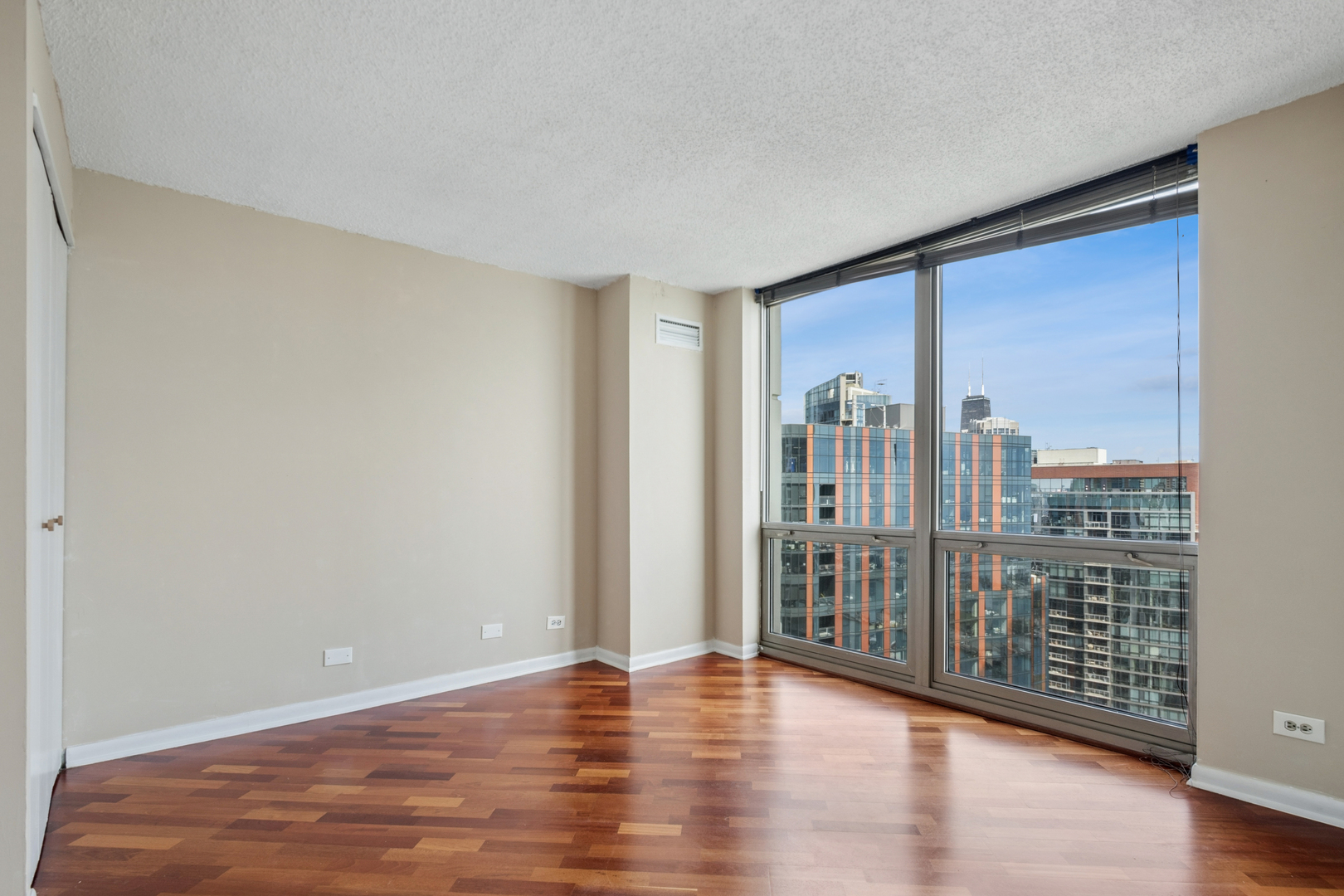 195 N Harbor Drive 4209 Property Photo 8