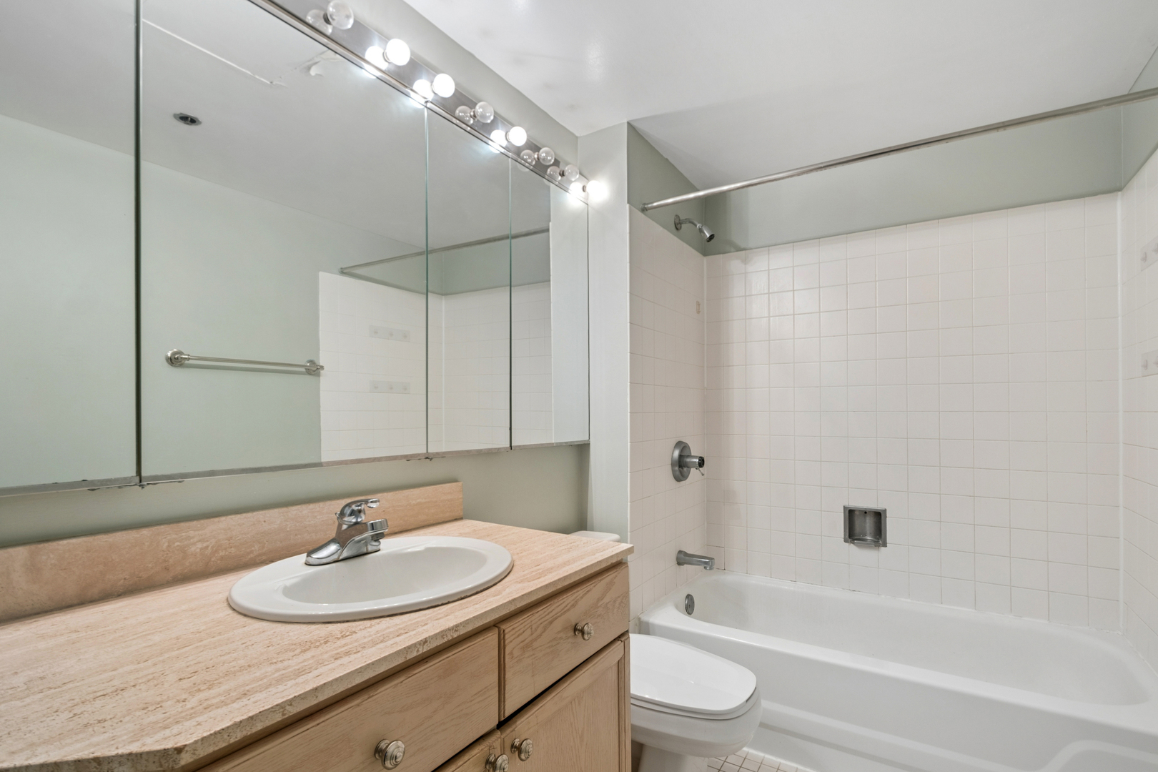 195 N Harbor Drive 4209 Property Photo 12