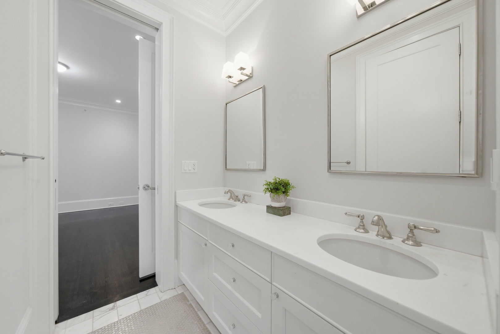 2658 N Mildred Avenue Property Photo 27
