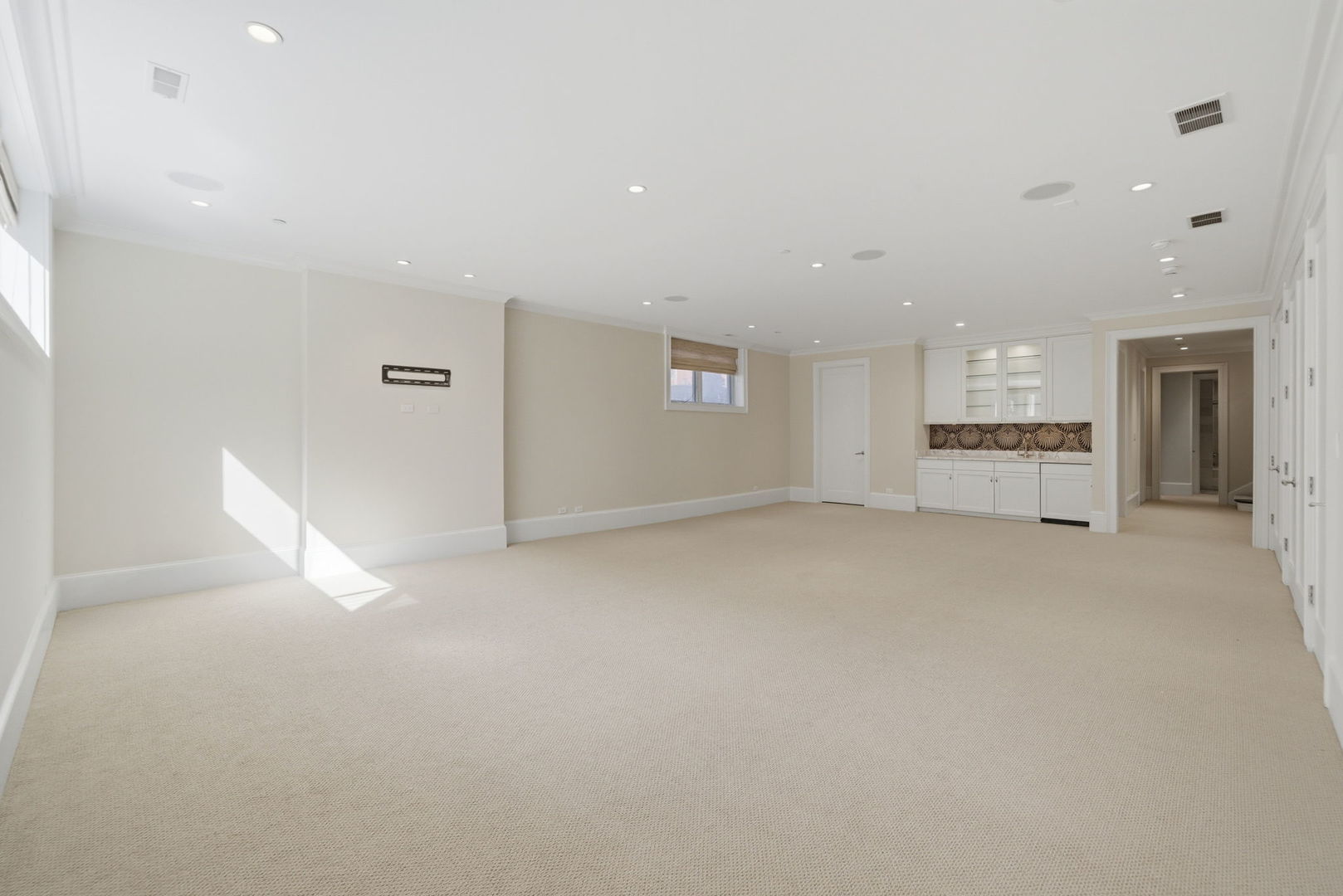 2658 N Mildred Avenue Property Photo 45