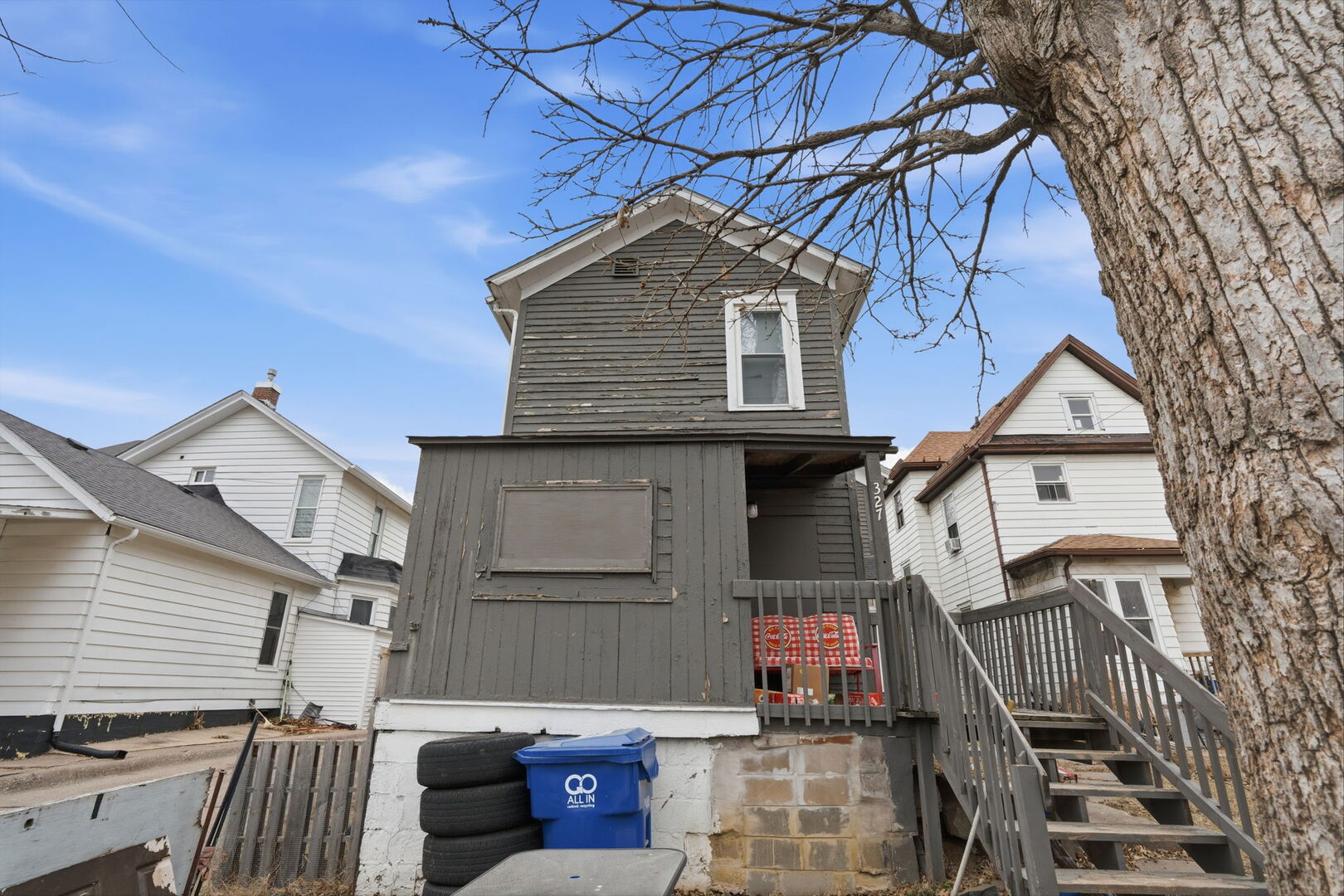 327 E 11th Street Property Photo 19