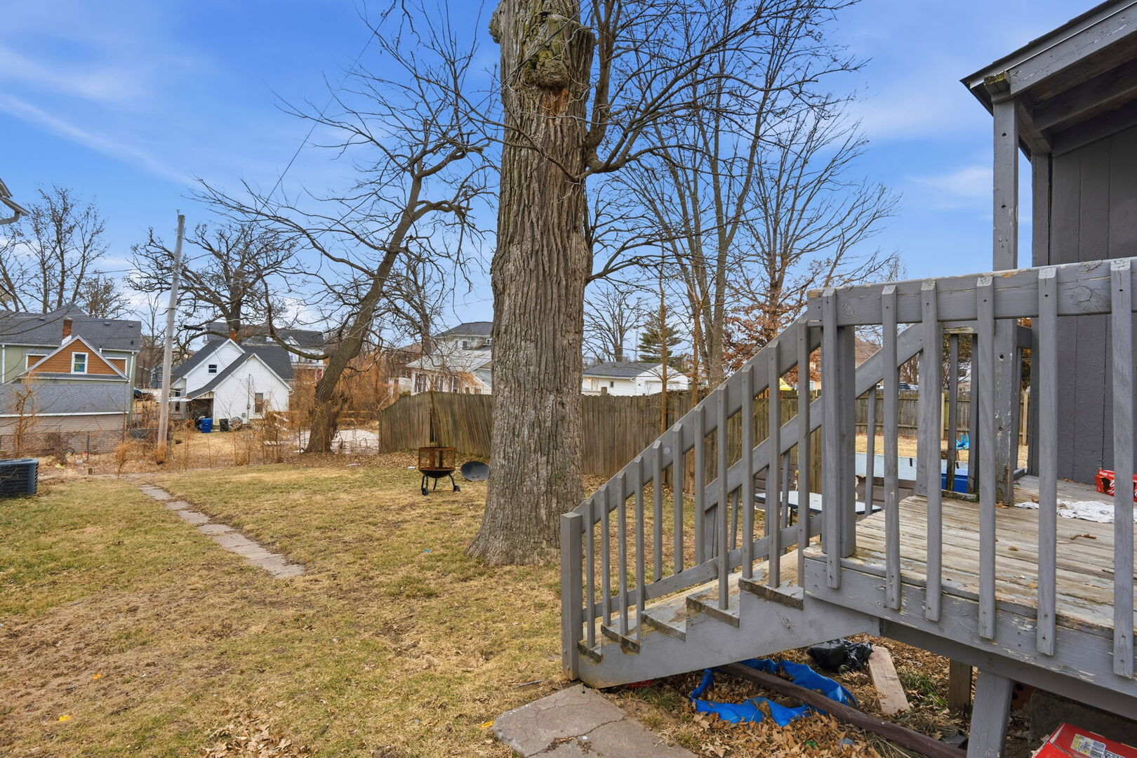 327 E 11th Street Property Photo 20