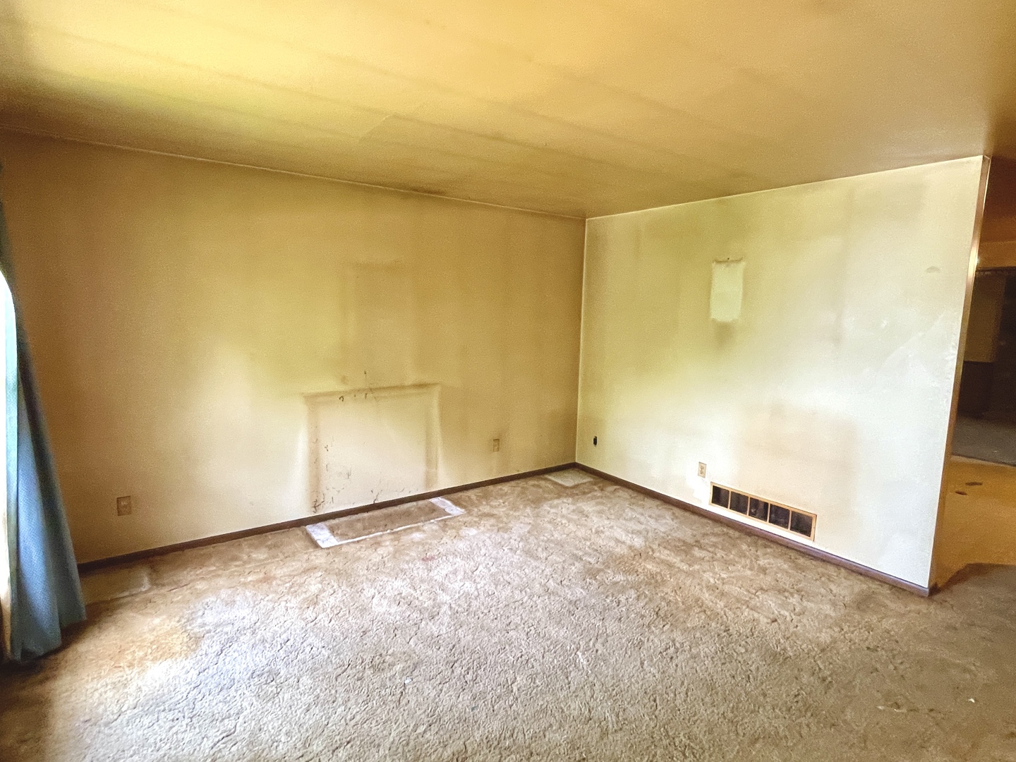 873 Hermitage Drive Property Photo 3