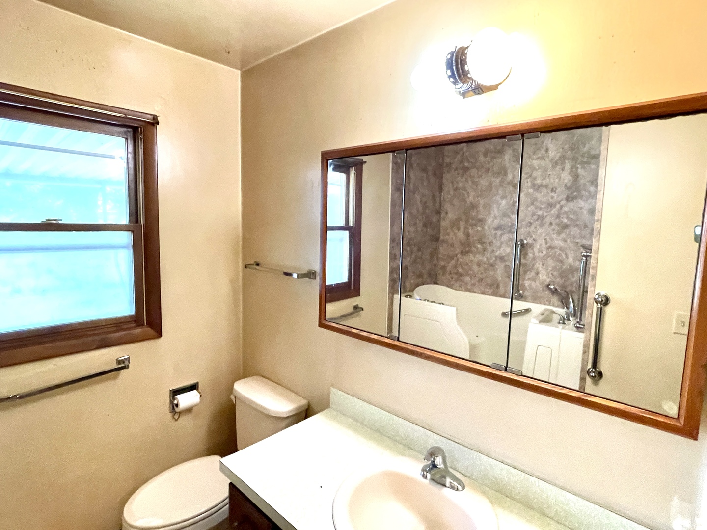 873 Hermitage Drive Property Photo 5
