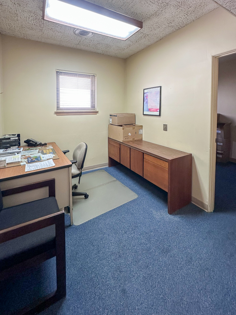 6538 W Cermak Road Property Photo 3