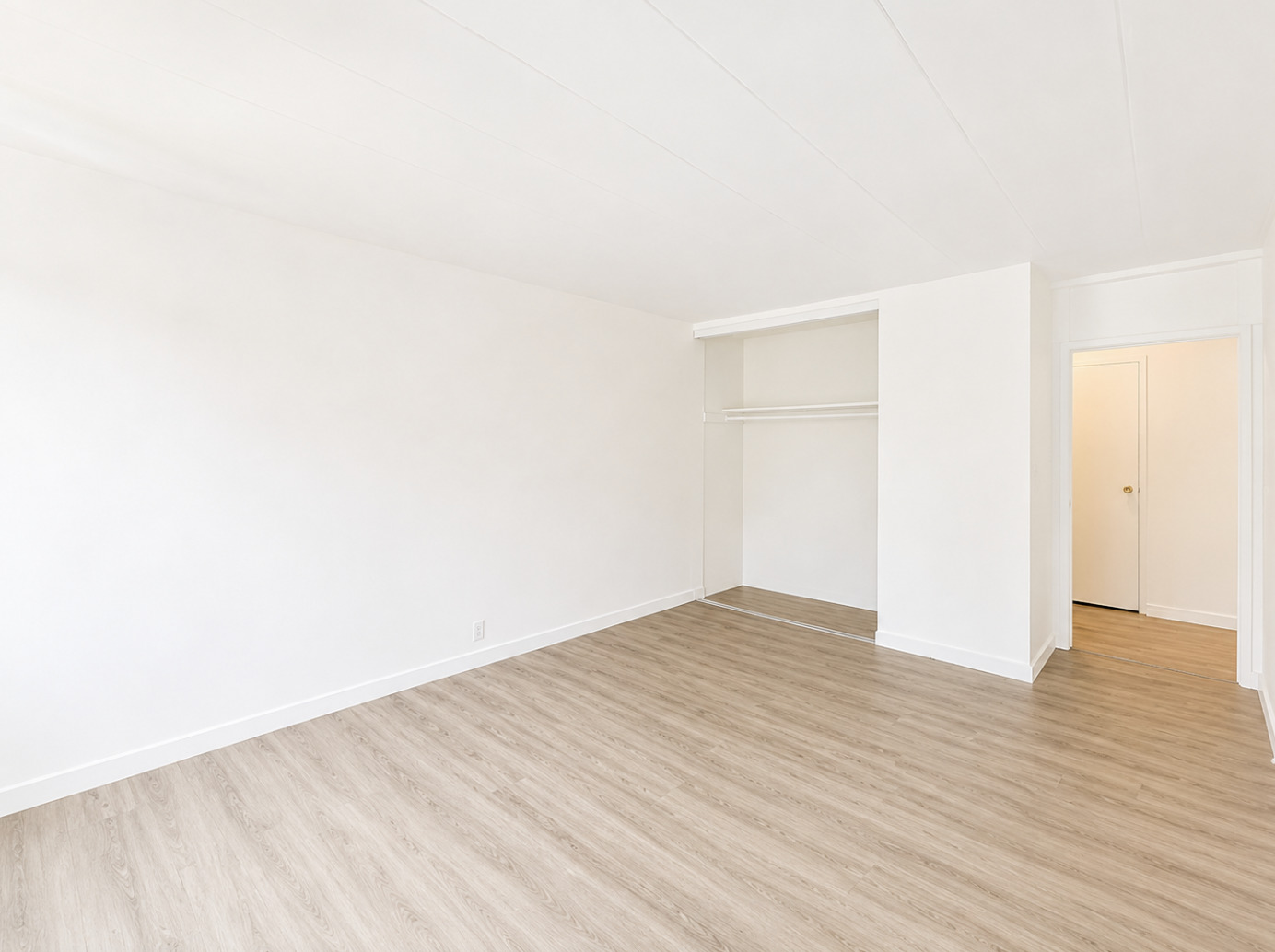 1139 Leavitt Avenue 212 Property Photo 6